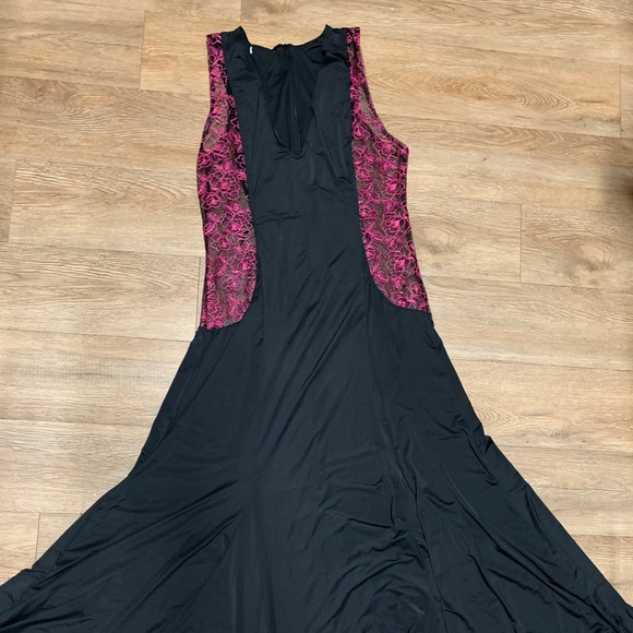 Dresses & Skirts - Black women dress size 6